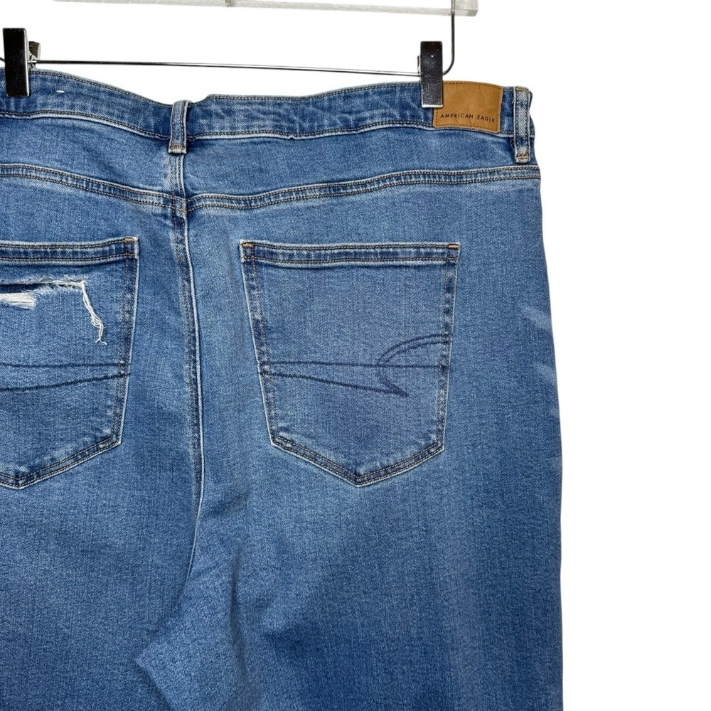 NEW American Eagle Women’s Distressed Medium Wash V Front Mom Jeans Sz 20 - Picture 10 of 11